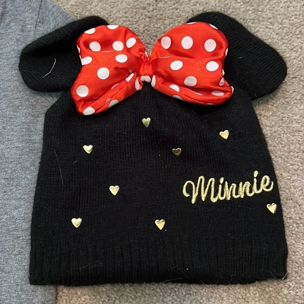 Bundle Disney T-shirt and Minnie Beanie